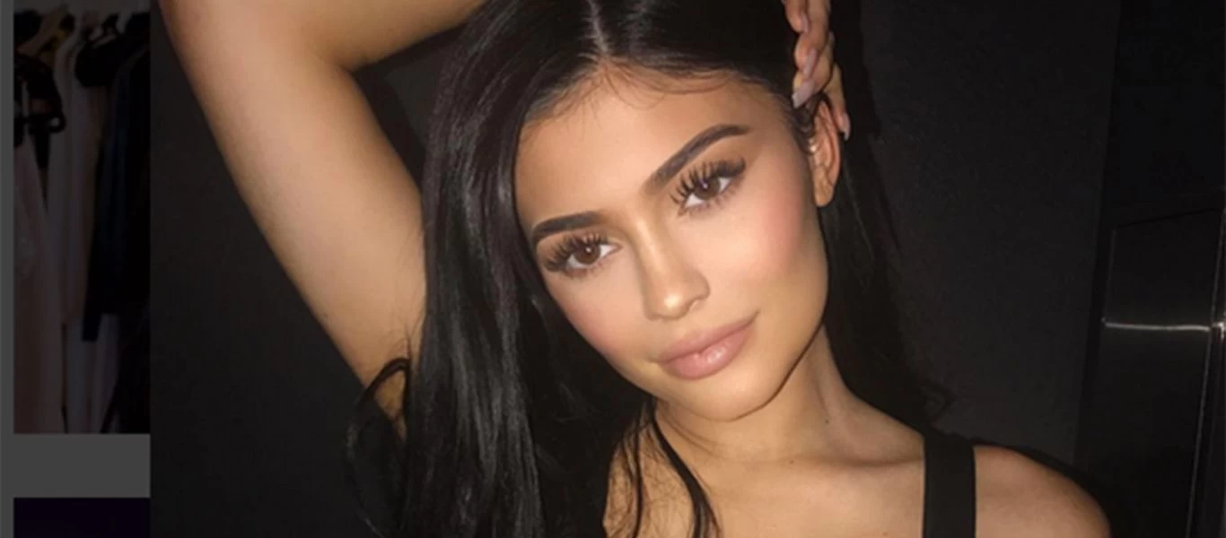 H Kylie Jenner επιβεβαίωσε ότι είναι έγκυος στο δεύτερο παιδί της μέσα από ένα τρυφερό βίντεο!